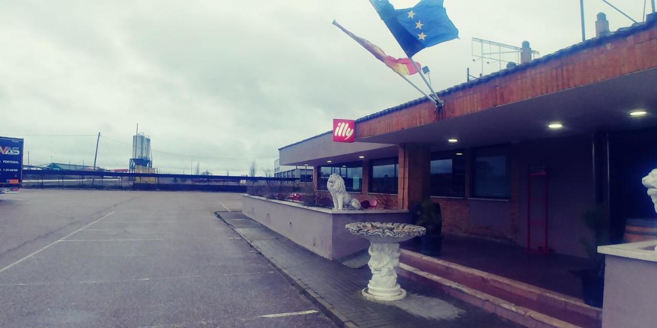 Hotel Ria De Vigo "Tierra De Campos" Becilla de Valderaduey Екстер'єр фото